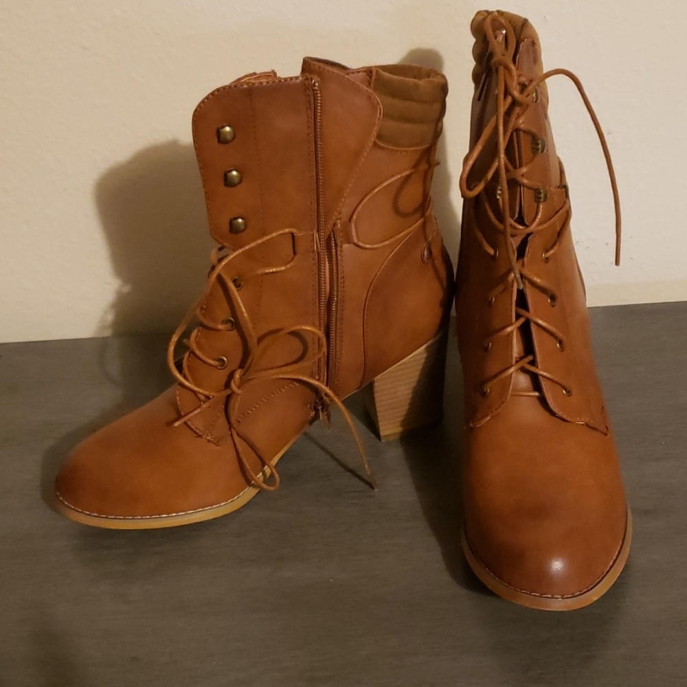 Boots - Picture 2 of 4